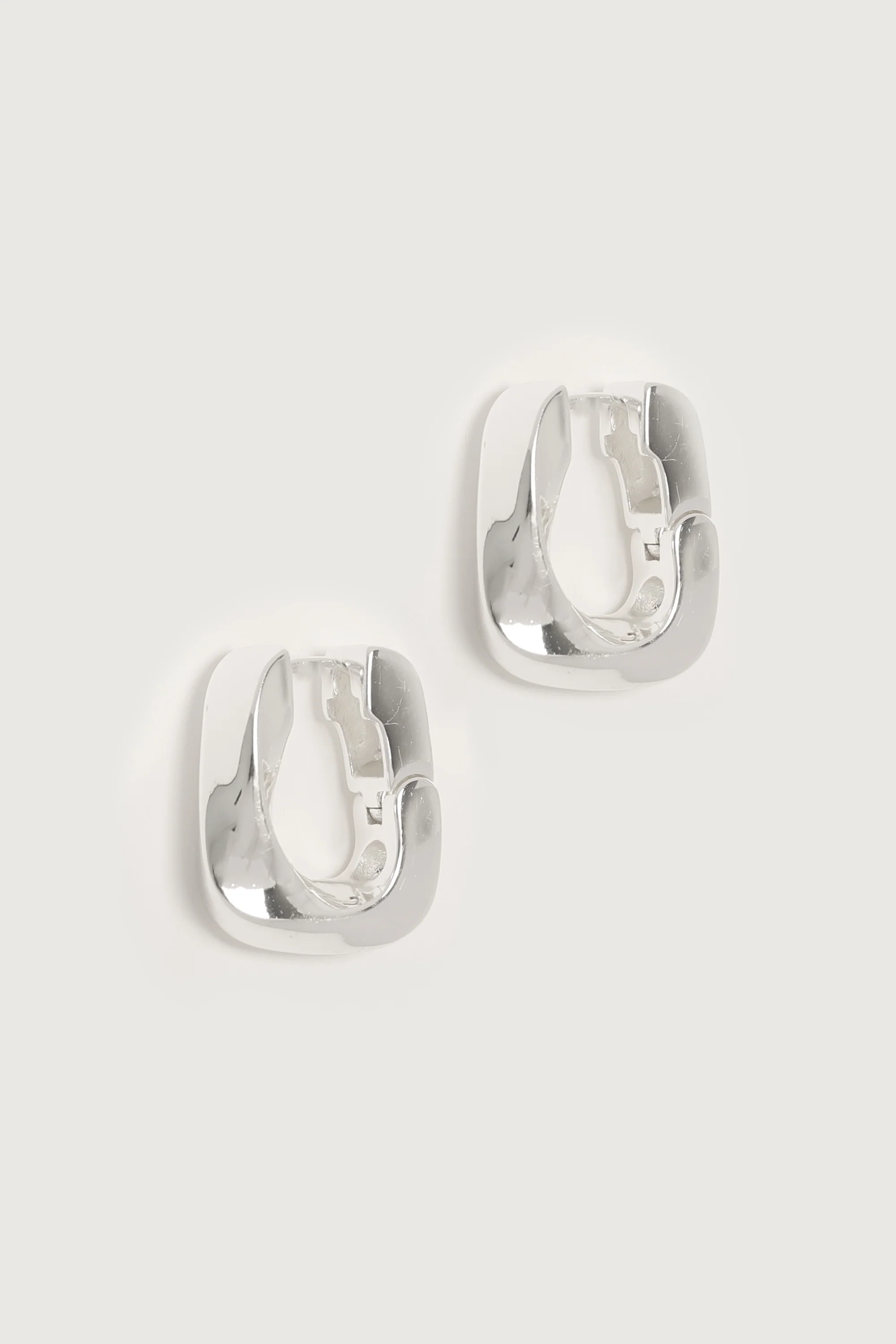 ABSTRACT HOOP EARRINGS - Image 4
