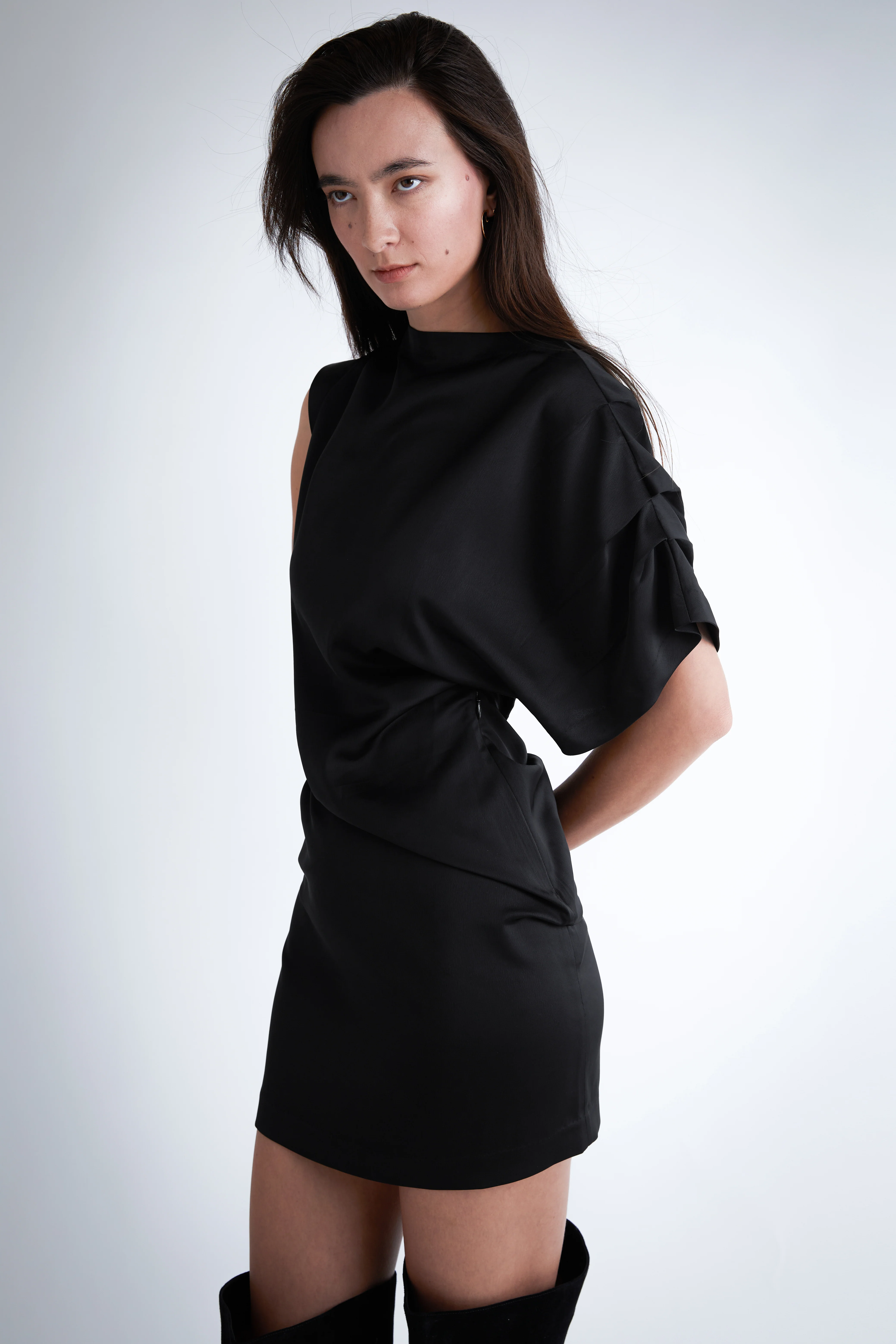 ASYMMETRICAL BAT SLEEVE MINI DRESS - Image 4