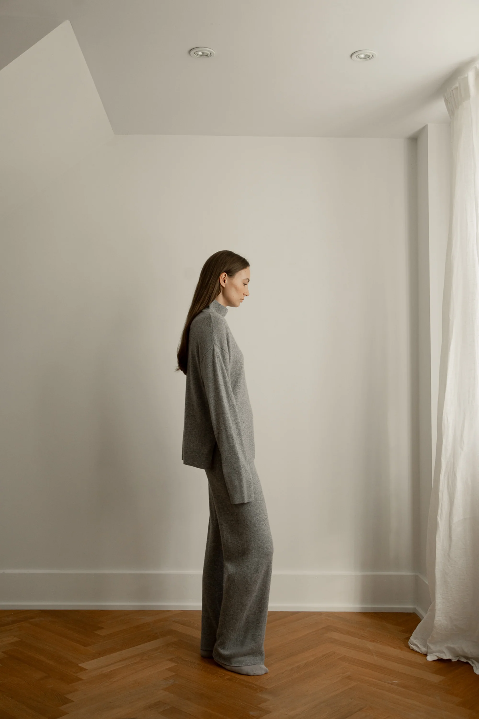 100% CASHMERE TURTLENECK SWEATER - Image 11