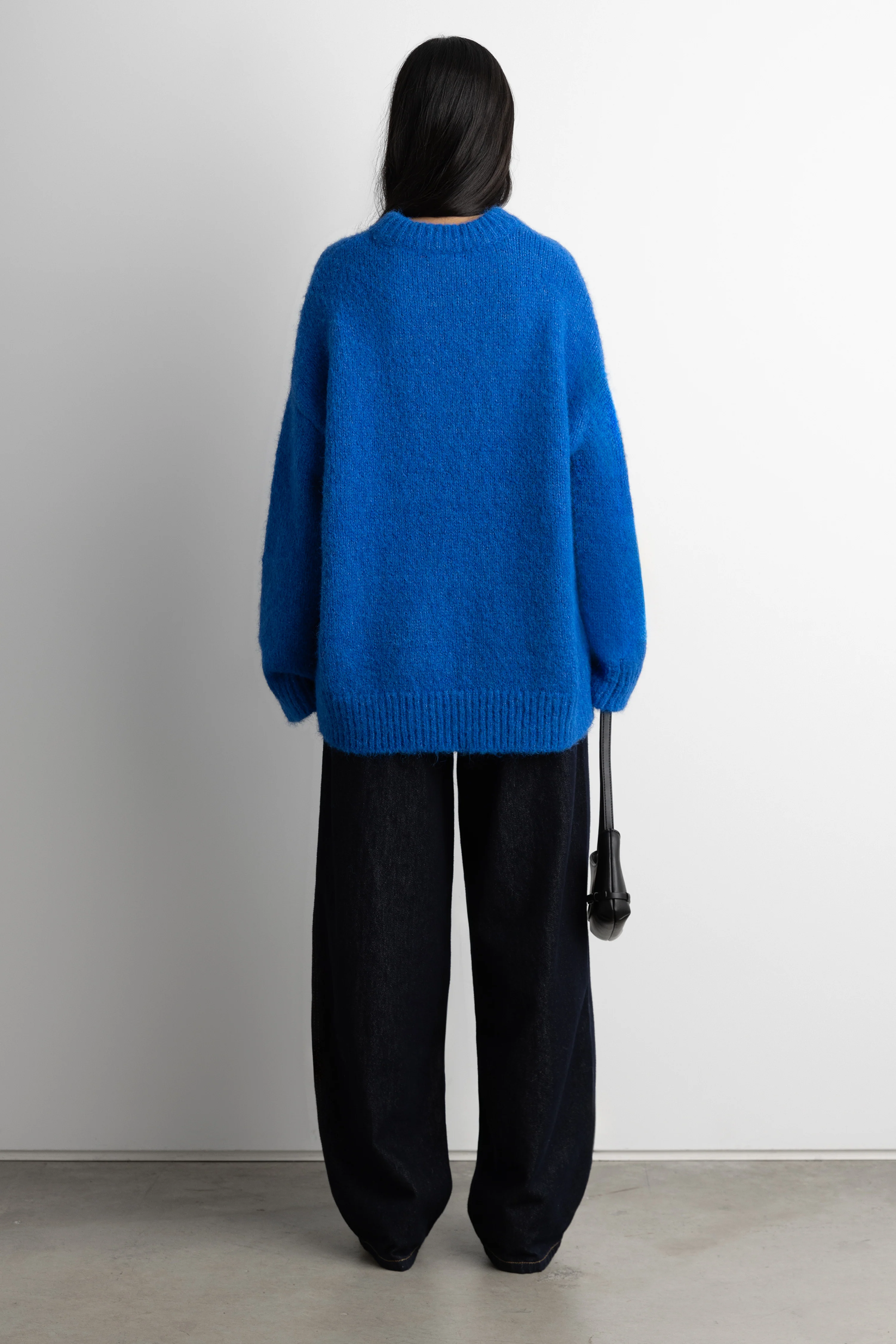 OVERSIZED CREWNECK SWEATER - Image 4