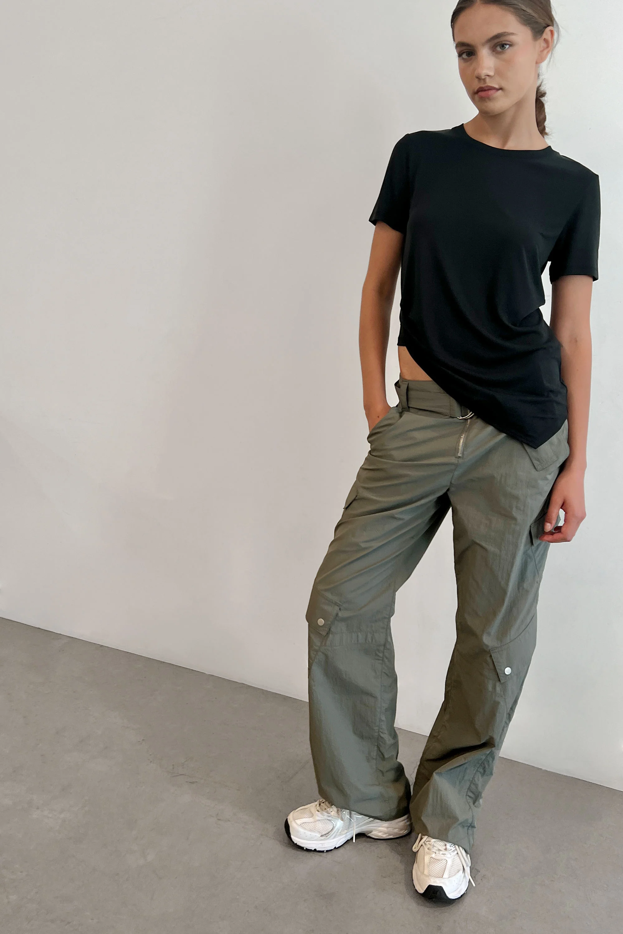 ASYMMETRIC HEM T-SHIRT - Image 3