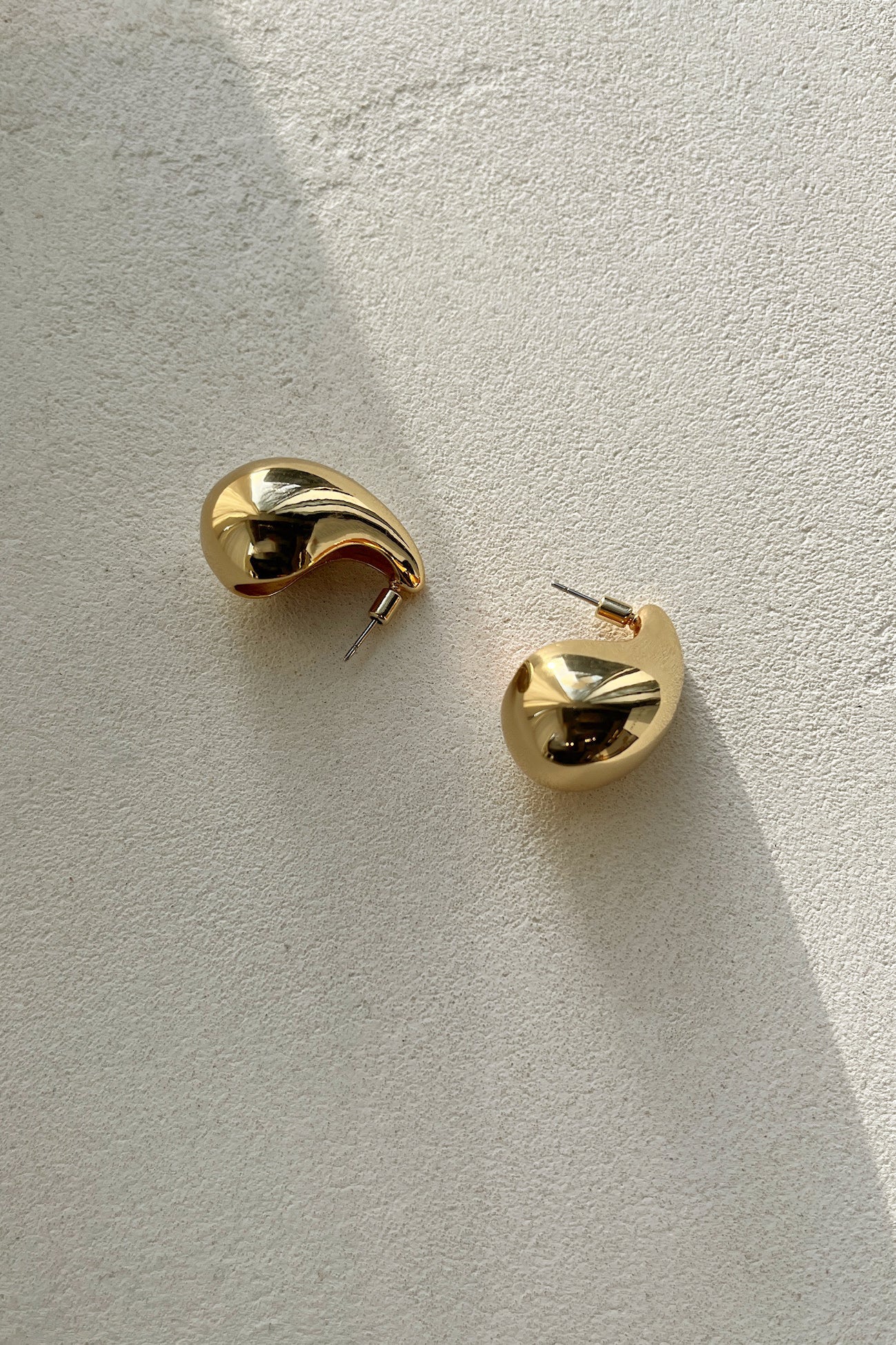 LARGE BUBBLE DROP EARRINGS - Image 4