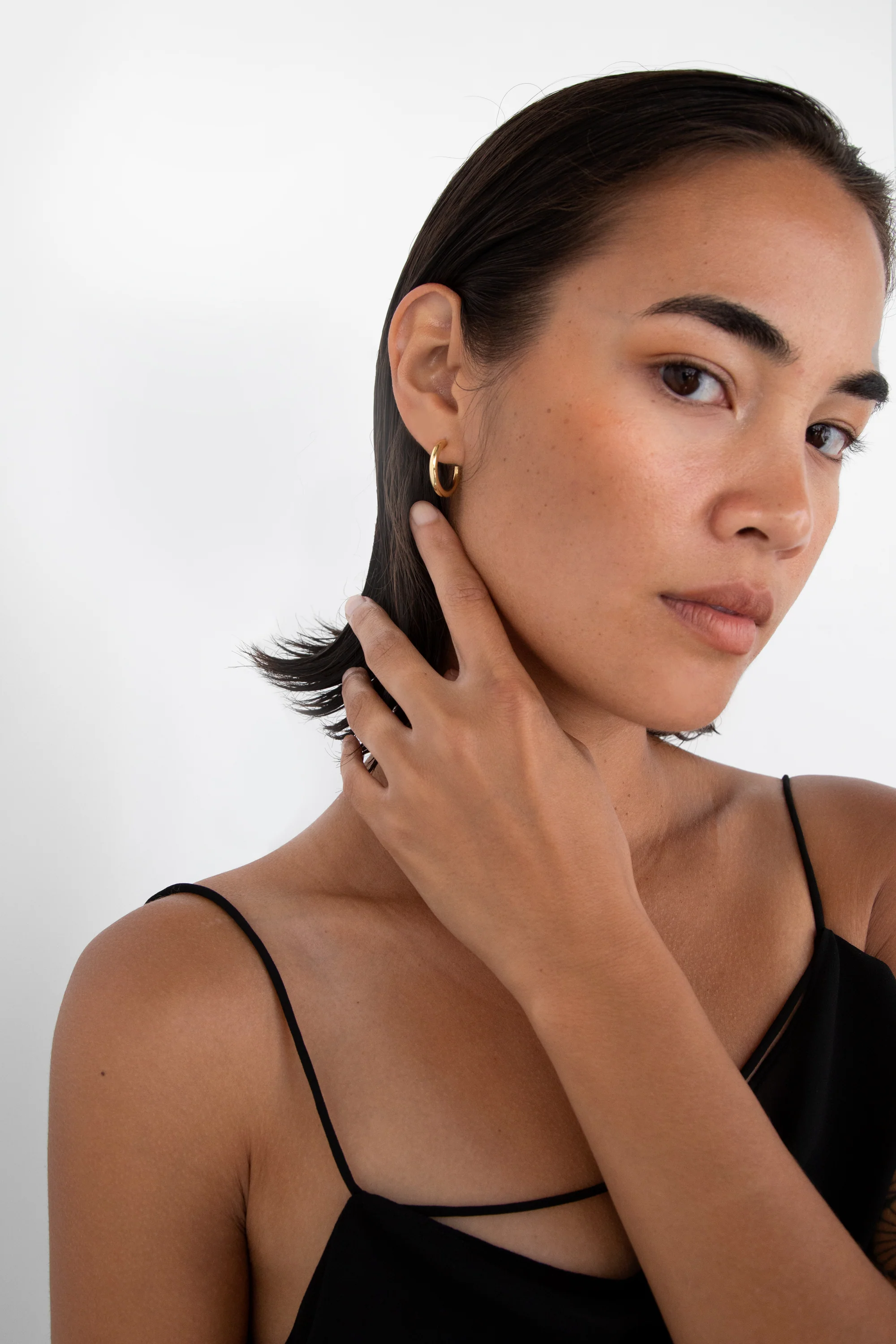 SMALL HOOP EARRINGS - Image 5