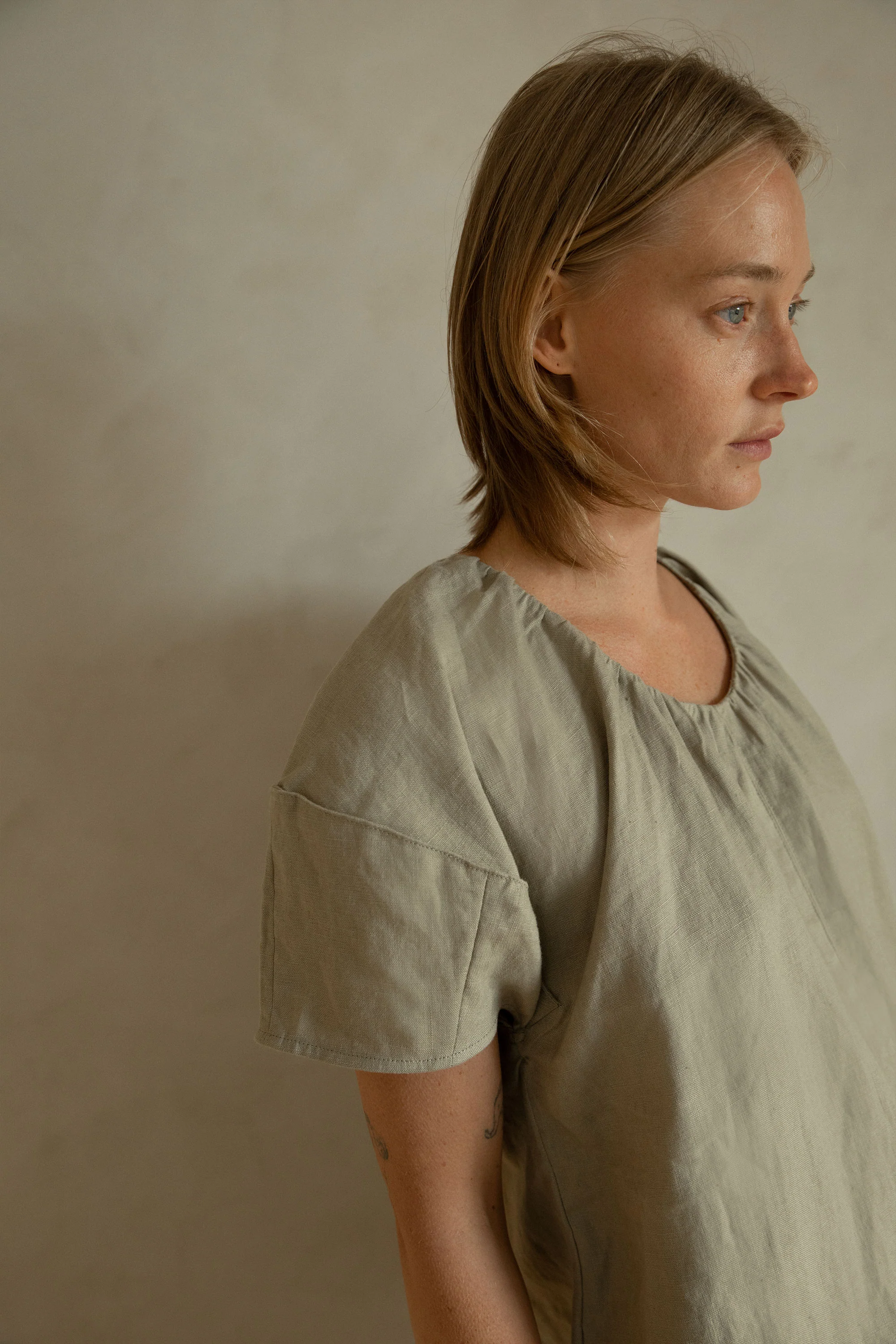 100% LINEN BOXY MINI DRESS - Image 7