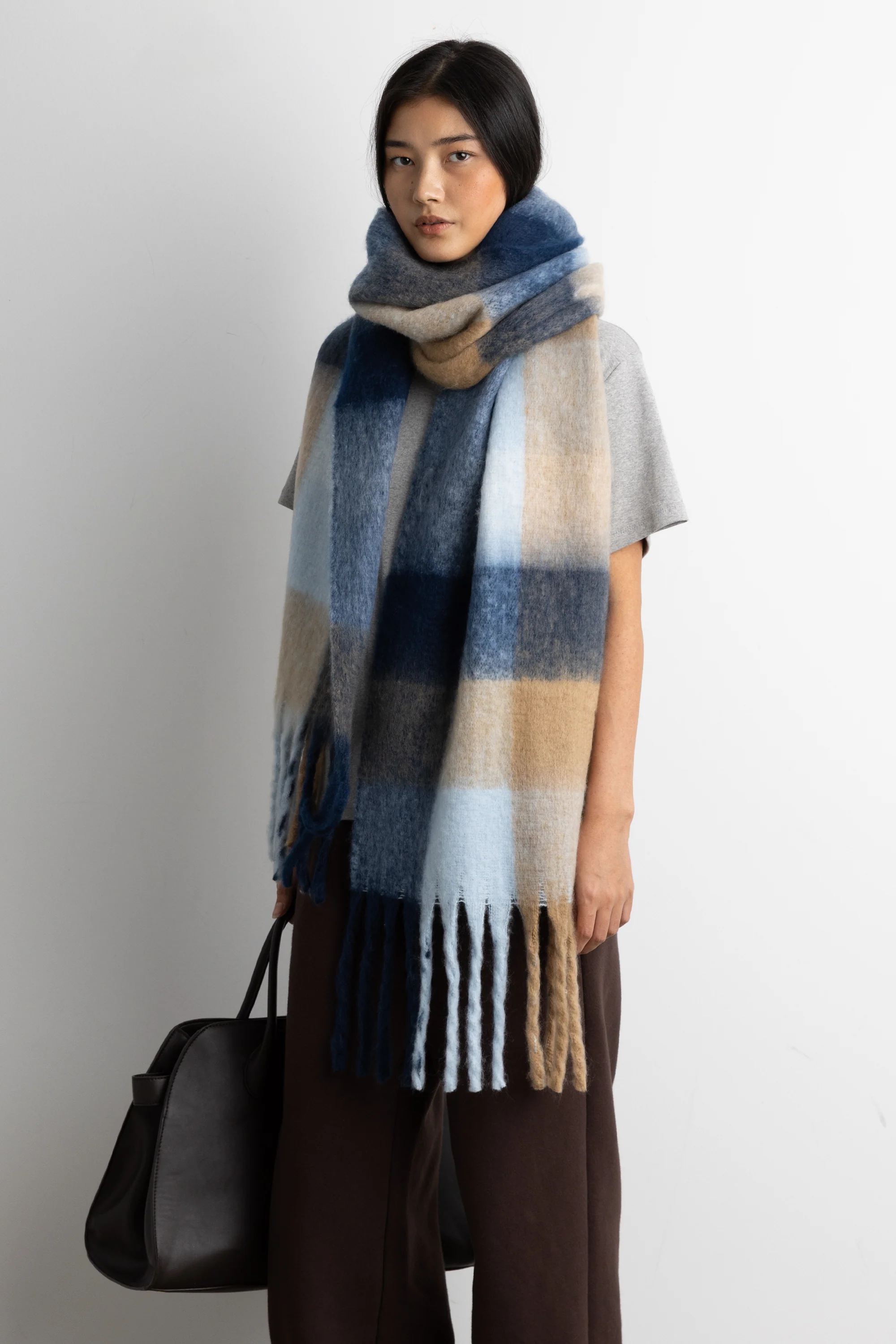 PATTERNED SCARF WITH TASSELS - Image 5