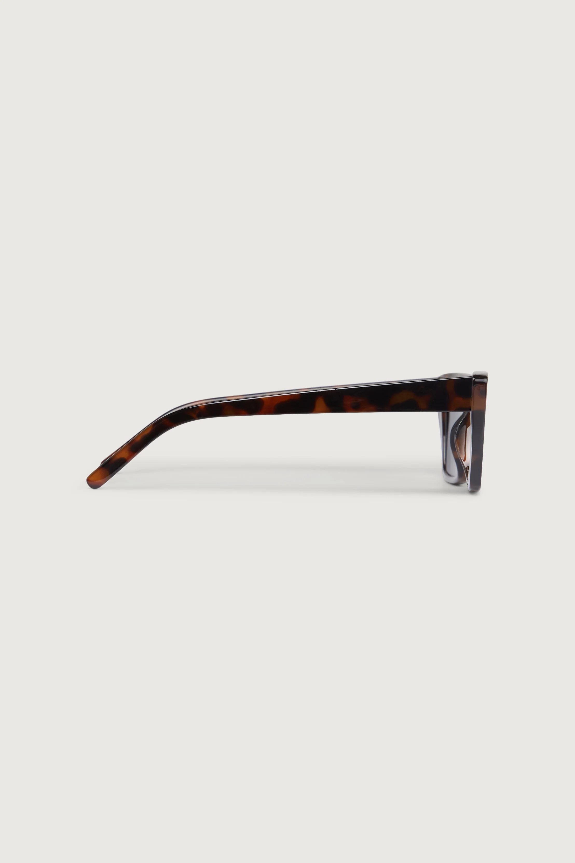 POINTED EDGE SUNGLASSES - Image 11