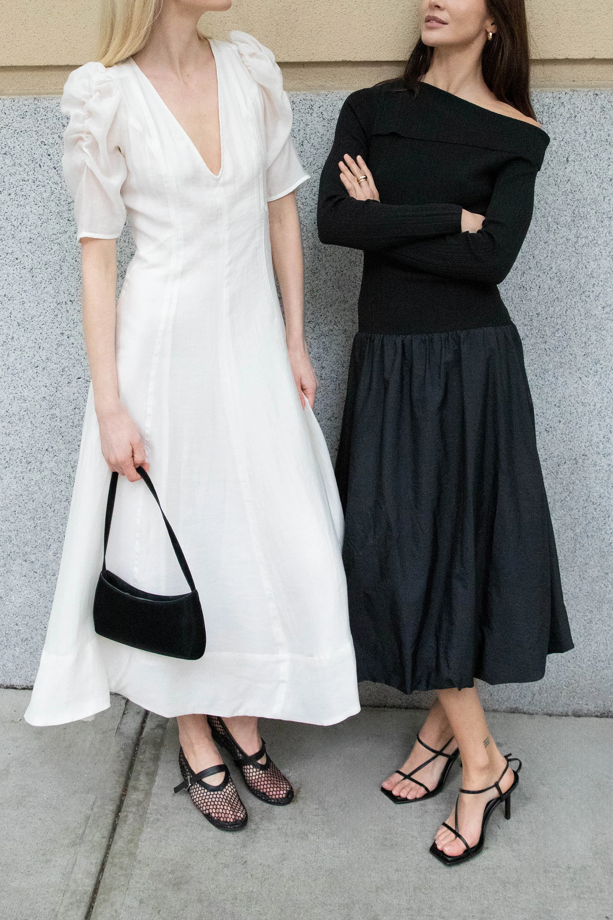 V-NECK PUFF SLEEVE MAXI DRESS - Image 4