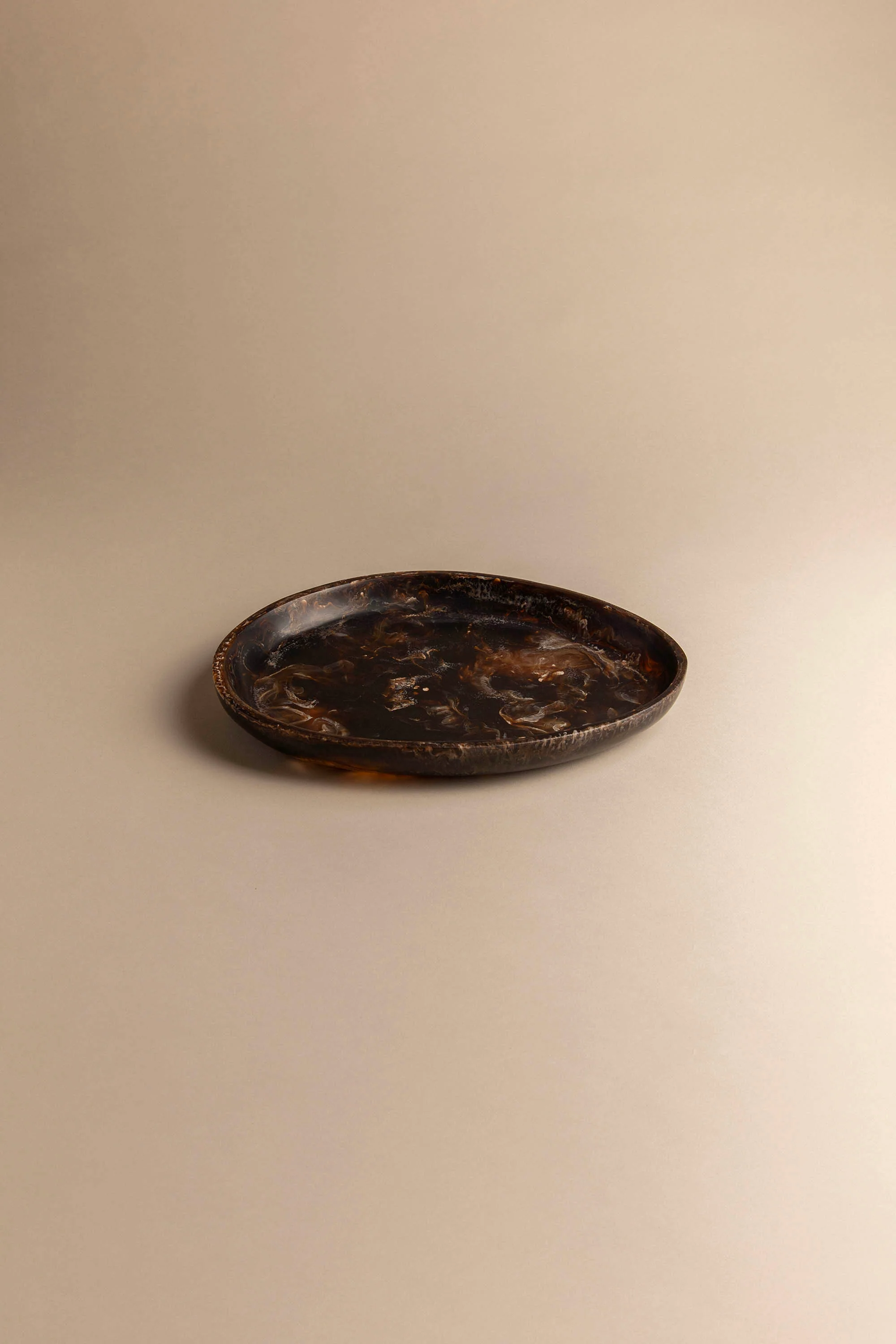 SMALL PEBBLE RESIN TRAY - Image 4