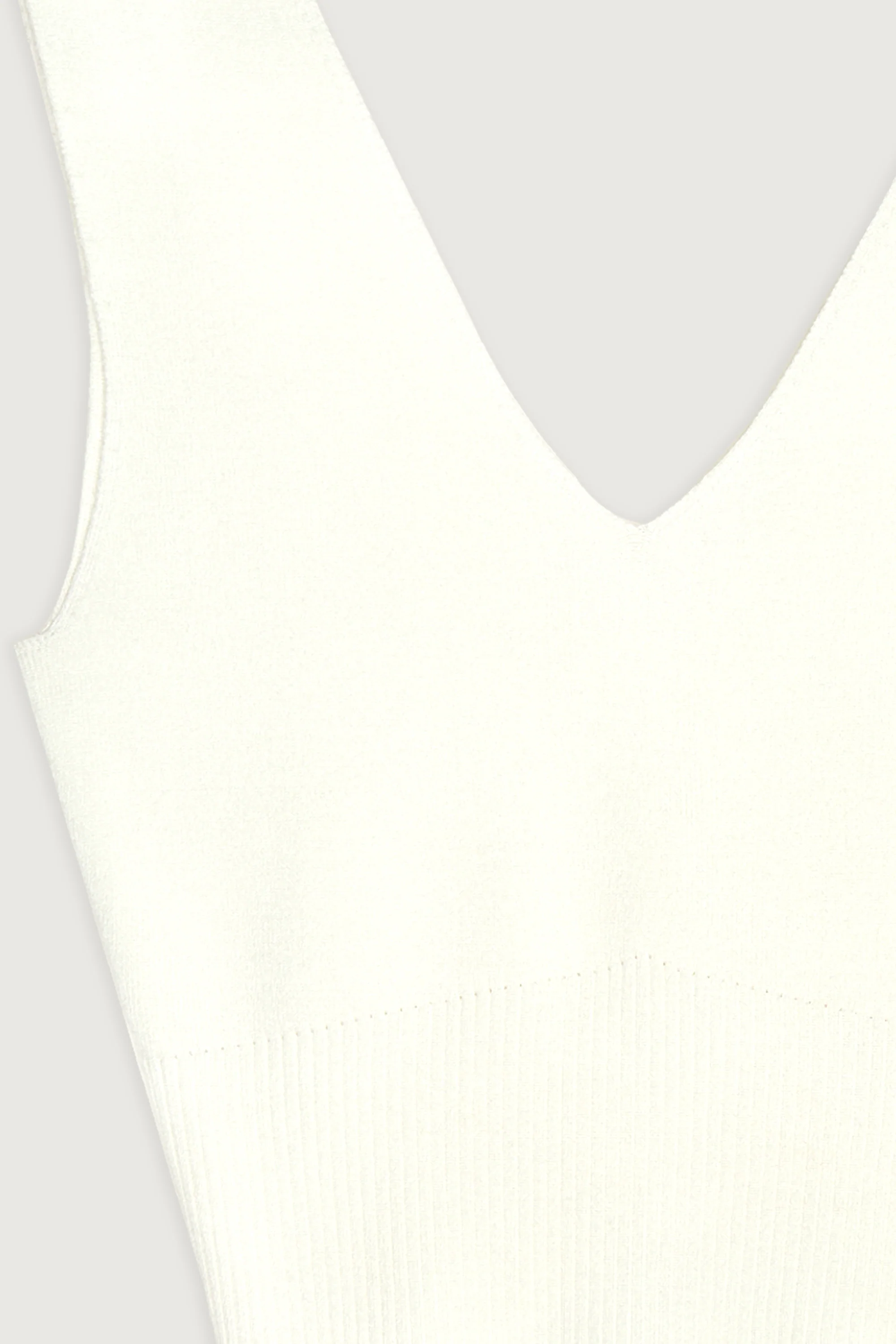 V-NECK SWEATER TANK - Image 8