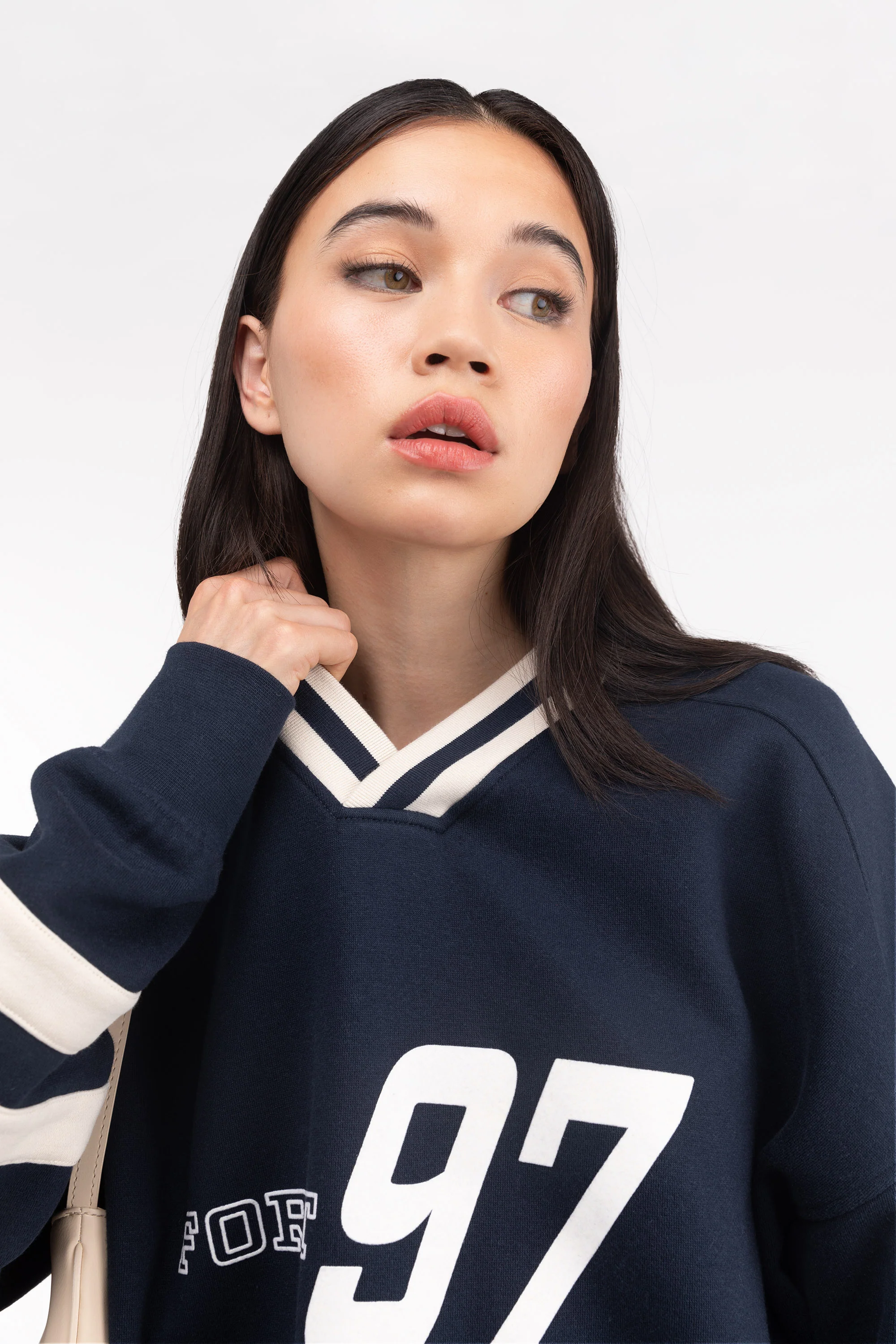 VARSITY GRAPHIC JERSEY SWEATSHIRT - Image 9
