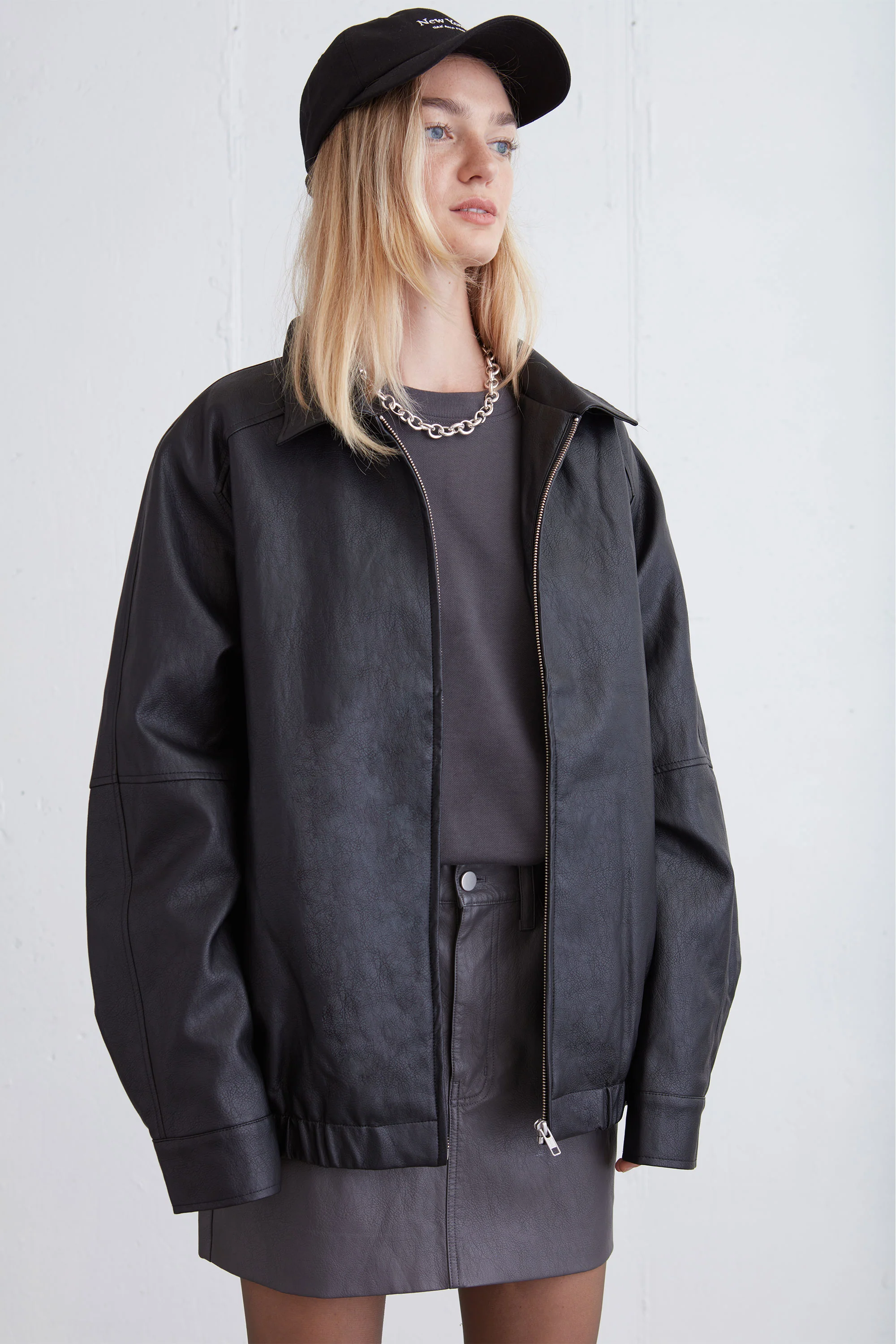 VEGAN LEATHER MINI SKIRT - Image 5